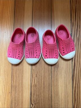Two pairs! Native Kids Slip-On  (c4 and c5)